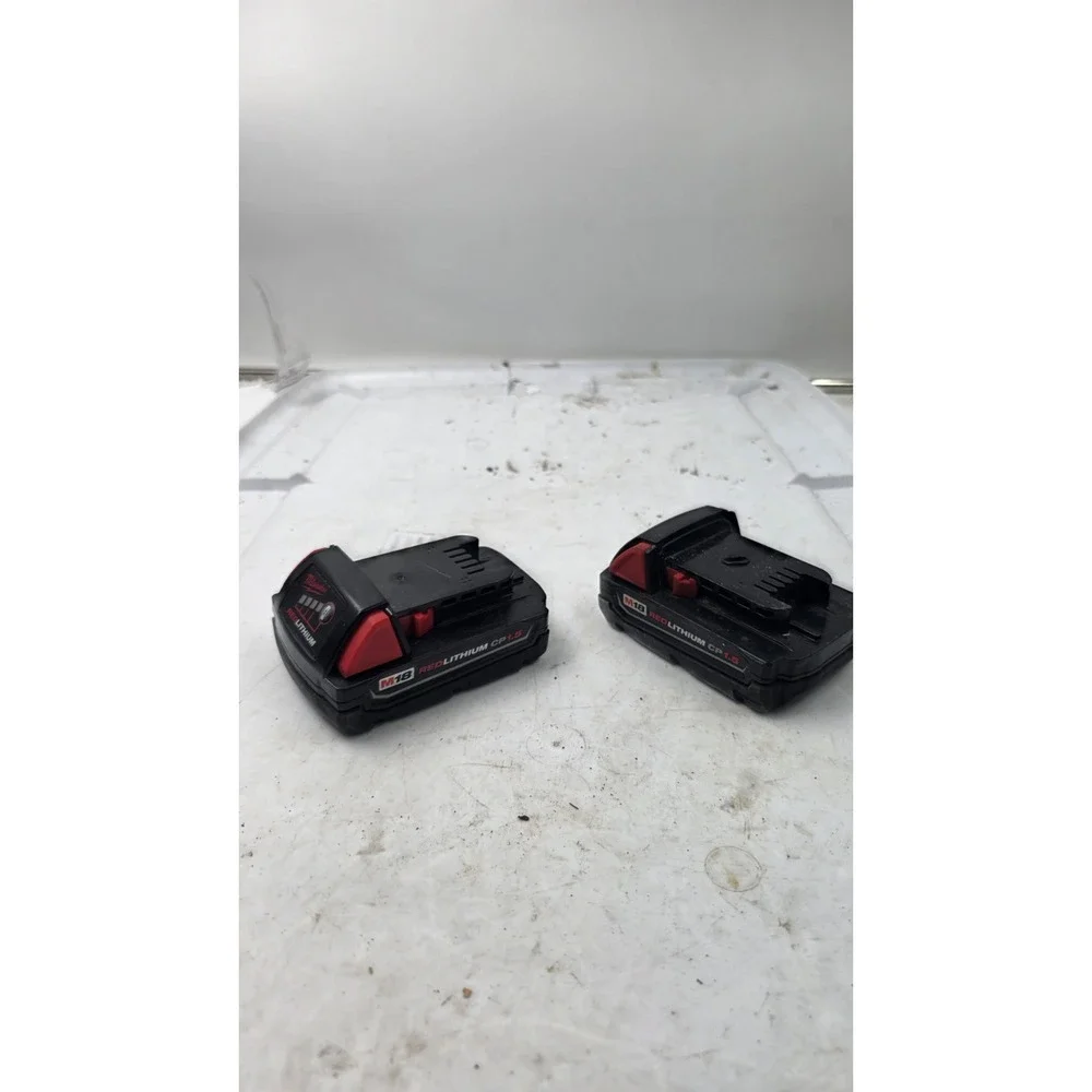 set 2 Milwaukee M18 Battery 1.5Ah 48-11-1815 18V  Red Lithium Ion